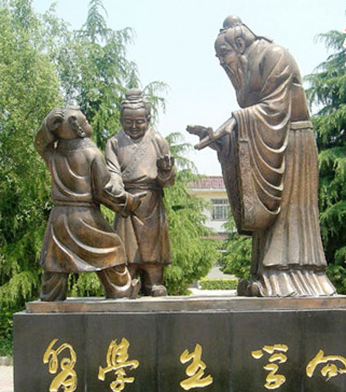 学校玻璃钢先生与学生雕塑